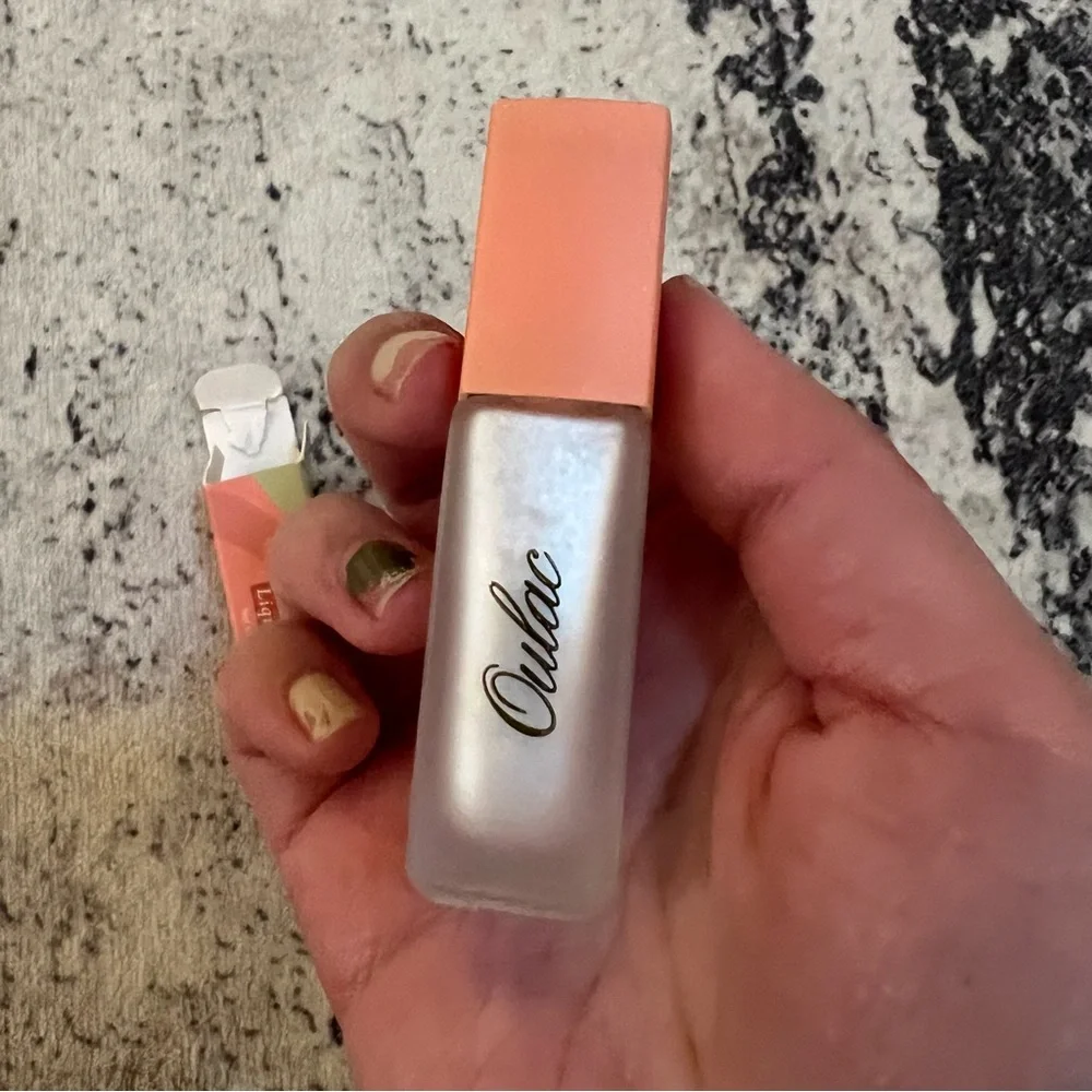Oulac Liquid Diamond Eyeshadow 27 frosted ice